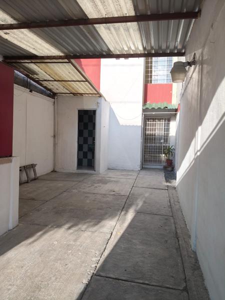 CASA EN VENTA SOBRE AV DE LOS PATOS - EXCELENTE PARA NEGOCIO