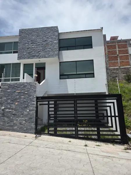 Casa en Renta en Milenio III, Querétaro - Ubicación Privilegiada
