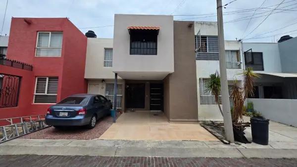 PARQUES DEL NILO CASA EN RENTA