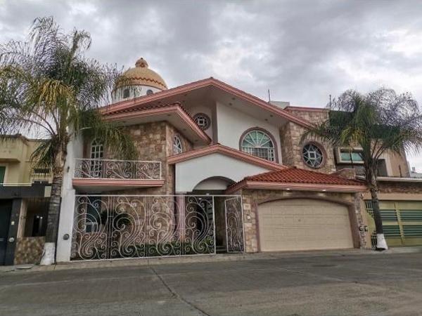 Casa en venta y renta en Escritor de la Independencia, Morelia, Michoacán de Ocampo