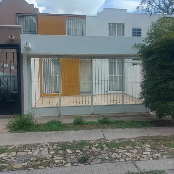 CASA EN VENTA! A SOLO 3 MINUTOS DE GALERIAS SANTA ANITA