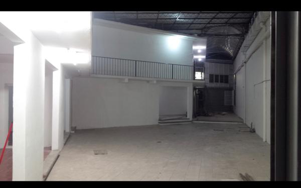 Plaza Comercial en Venta Frente a Central de Abastos