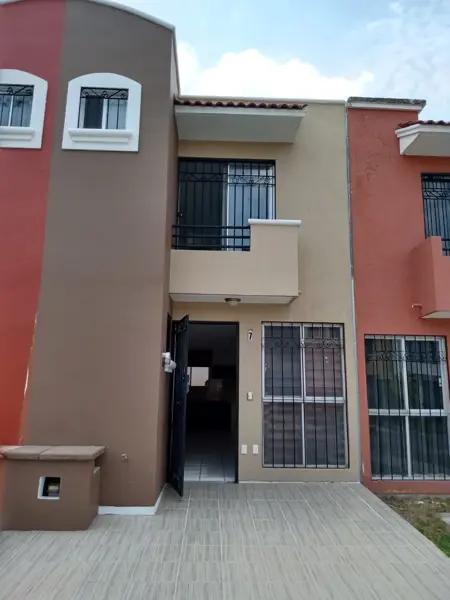Casa en Renta en Real Del Valle, Tlajomulco de Zúñiga con Balcón y Cocina Integral