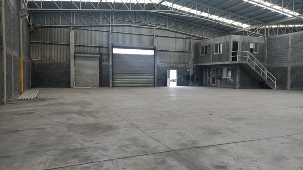 BODEGAS EN RENTA SOBRE CARRETERA LAREDO