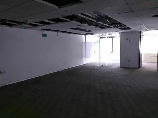 SE RENTA OFICINA SEMI ACONDICIONADA EN BOSQUES DE LAS LOMAS