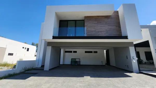 CASA RESIDENCIAL EN VENTA CASA RESIDENCIAL EN VENTA