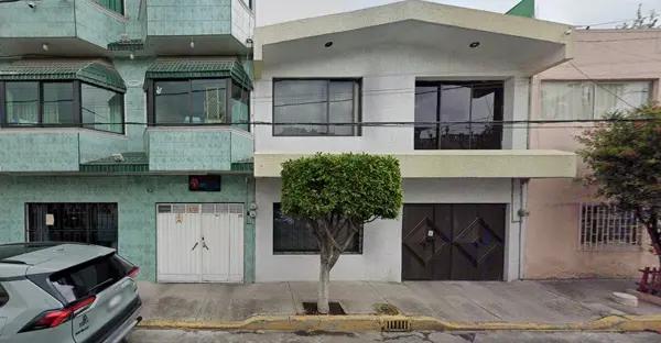 Casa en Remate Hipotecario con 3 Recámaras en Iztapalapa, Ciudad de México