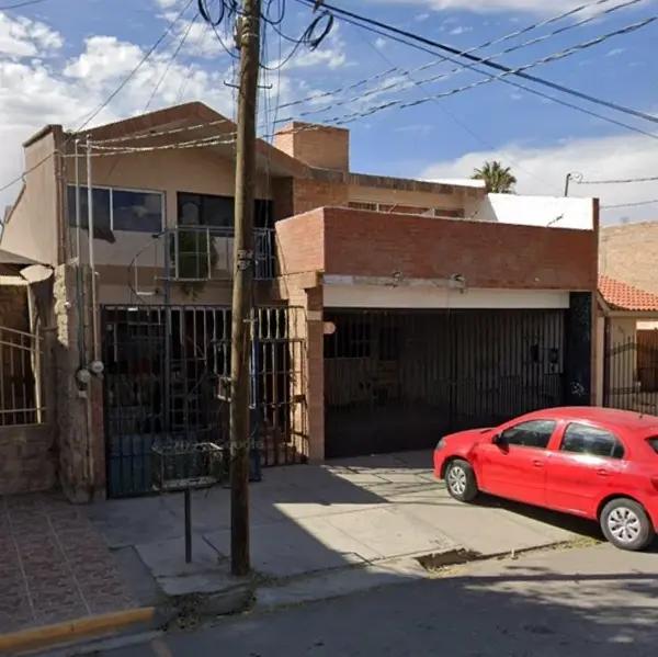 Renta Oficina. / Local  Planta Alta 
En  Gomez Centrp muy cerca de Soriana
