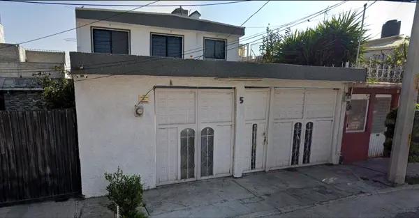 Casa en Remate Bancario en Ecatepec de Morelos, Oportunidad de Inversión