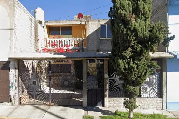 Casa en Remate con 3 Recámaras en Granjas San Cristóbal, Coacalco de Berriozábal Casa en Remate con 3 Recámaras en Granjas San Cristóbal, Coacalco de Berriozábal