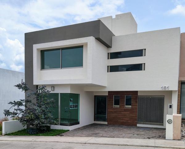 RESIDENCIA EN VENTA LOMA ALTA MORELIA DISEÑO, AMPLITUD Y CONFORT