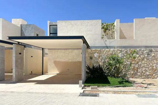 CASA EN VENTA DE 3 RECÁMARAS CON ALBERCA EN NAIA RESIDENCIAL