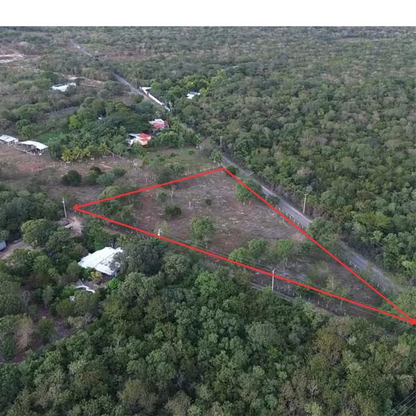 Terreno EN  ESQUINA en UMAN 10 Minutos de Mérida – ¡Ideal para tu Proyecto!
