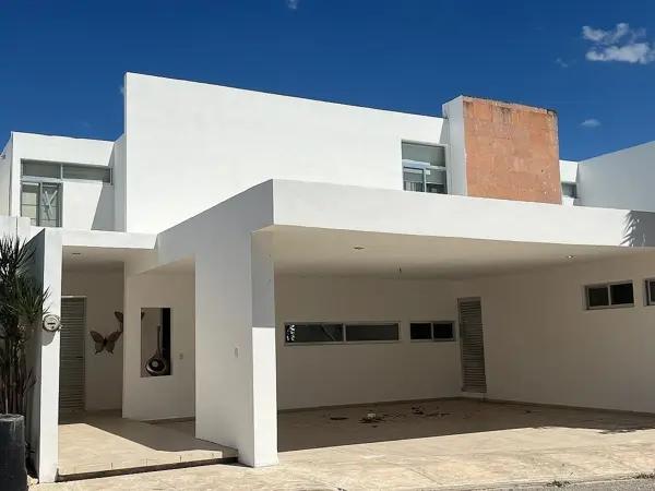 RESIDENCIA EN RENTA EN ALTABRISA | AMPLIA, EQUIPADA Y EN PRIVADA