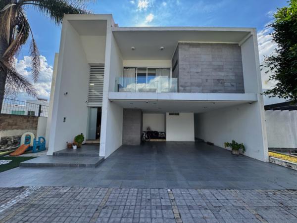 Casa en Venta/Renta - Lomas de Angelópolis