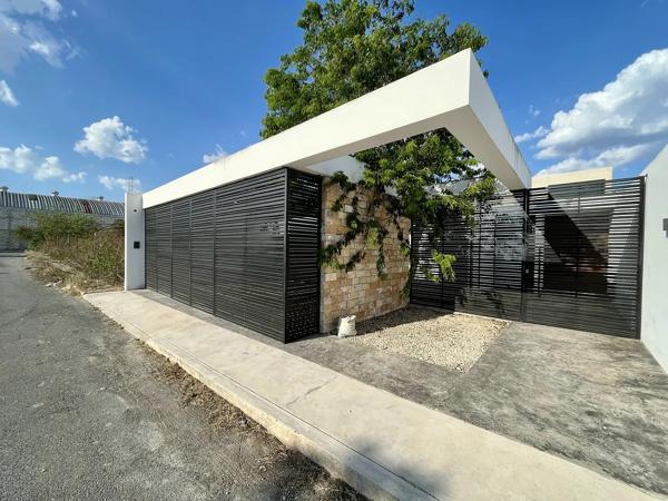 CASA EN VENTA DE UNA PLANTA CON ALBERCA Y AMPLIOS ESPACIOS EN DZITYÁ