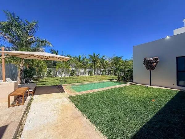 CASA EN VENTA DE UN PISO, 3 RECAMARAS Y 1000 M²