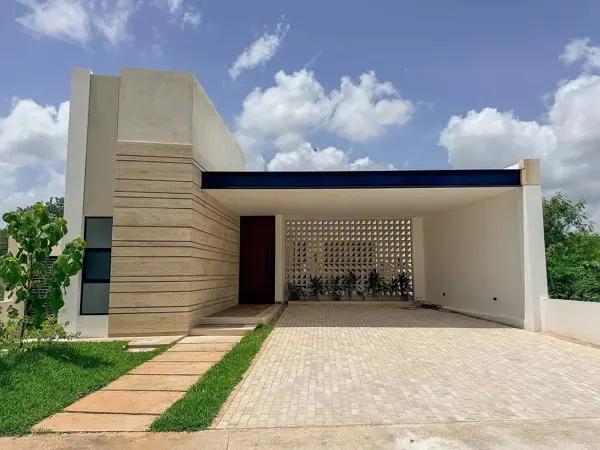 CASA DE UN PISO EN PRIV 3 RECAMARAS KOMCHÉN
