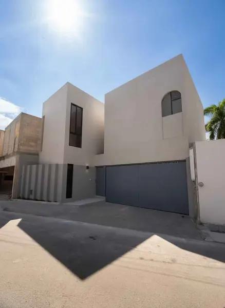 CASA EN VENTA EN BENITO JUÁREZ NORTE, MÉRIDA | 3 RECÁMARAS | ALBERCA
