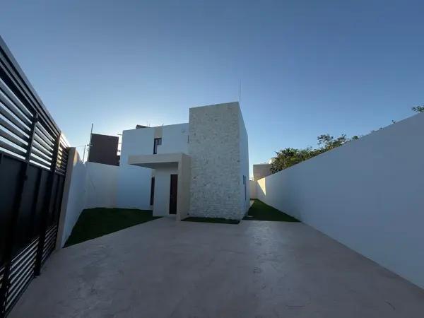 CASA EN RENTA EN DZITYA CON PISCINA Y AMPLIOS ESPACIOS