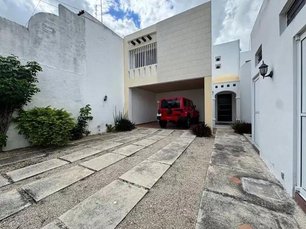 CASA EN RENTA AMUEBLADA EN MÉRIDA