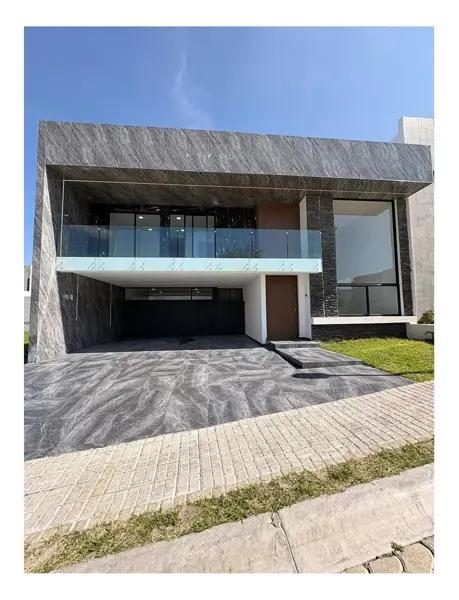 Casa en renta en Lomas de Angelópolis con roof (F)