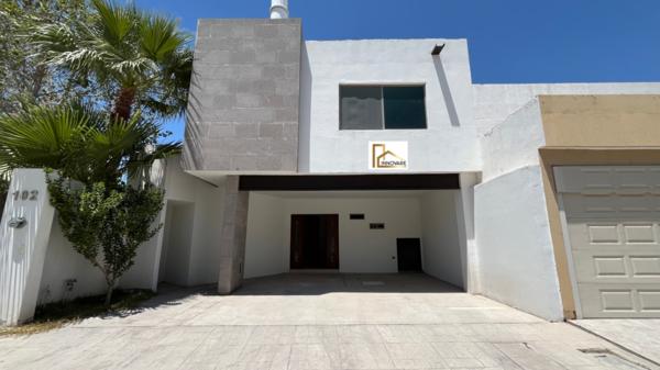 SE RENTA PRECIOSA CASA EN VIÑEDOS EN CERRADA AL ENTRADA