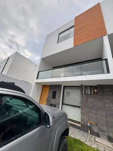 Departamento duplex en renta en Juriquilla Santa Fe