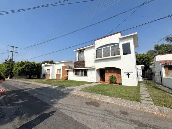 VENTA CASA FRACCIONAMIENTO LOMAS DE COCOYOC VENTA CASA FRACCIONAMIENTO LOMAS DE COCOYOC