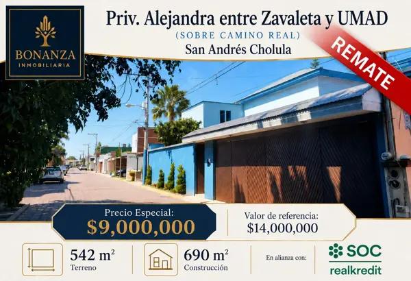 Remate (no bancario) Residencia con departamento independiente en Privada Alejandra, camino Zavaleta