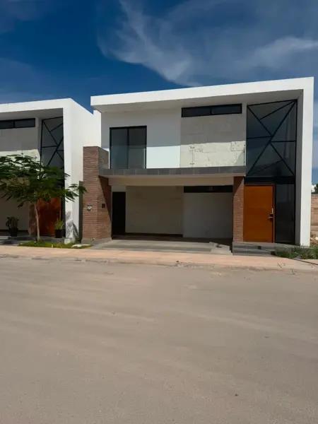 CASA EN VENTA EN CERRADA CORDOBEZA COL SENDEROS TORREON COAH