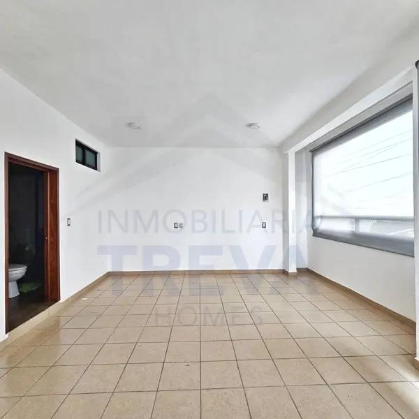 RENTA DE LOCAL COMERCIAL SOBRE AVENIDA COMERCIAL