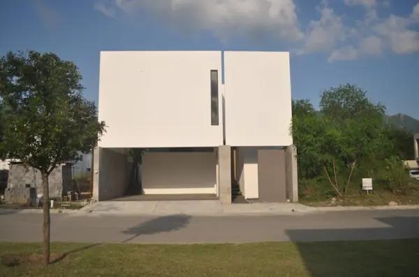 CASA EN VENTA – AMORADA 4º SECTOR, CARRETERA NACIONAL, MONTERREY, N.L. CASA EN VENTA – AMORADA 4º SECTOR, CARRETERA NACIONAL, MONTERREY, N.L.