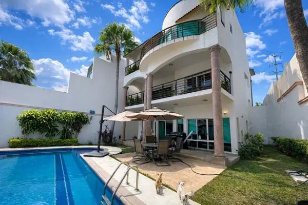 RESIDENCIA EN VENTA CON ACCESO A LA PRESA – ENTORNO PRIVADO Y FAMILIAR
