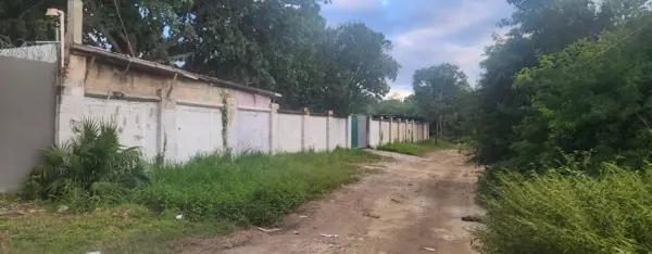 SE RENTA TERRENO 2,500 M2 AVENIDA COLEGIOS, LAZARO URBINA, BONFIL, CANCUN