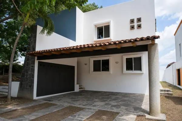 Casa en Venta en Residencial Puerta Paraíso, Colima | 3 Recámaras y Seguridad 24/7