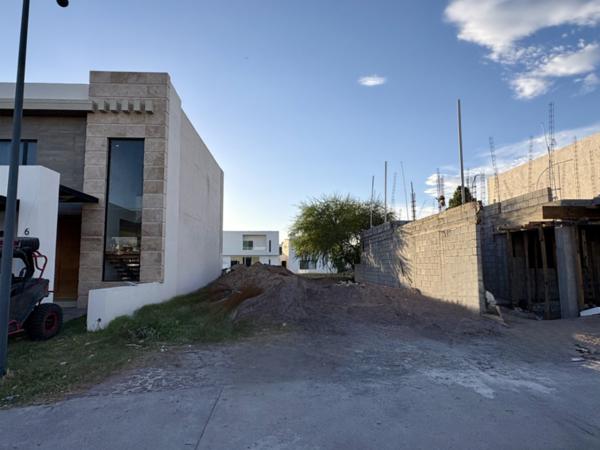 Terreno en Venta en Altozano la Nueva Laguna con Vista al Lago