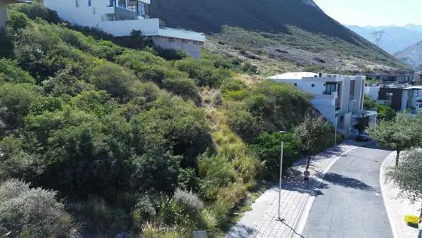 Terreno Ascendente con Vistas Espectaculares | 569 m²