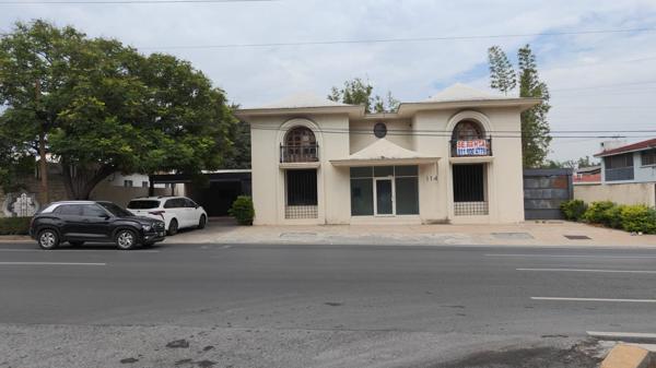 Renta de Casa Comercial en Santa Engracia, San Pedro Garza García