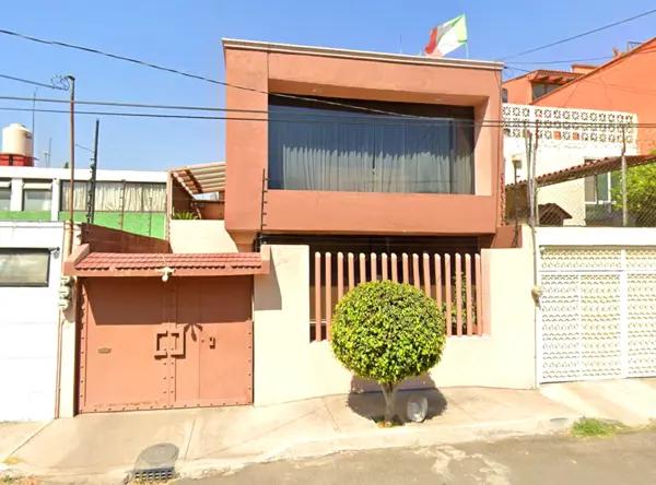 Oportunidad de Adquirir Casa en Remate Bancario en Militar Marte, Iztacalco