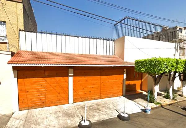Oportunidad de Casa en Remate Bancario en Residencial Zacatenco, Ciudad de México
