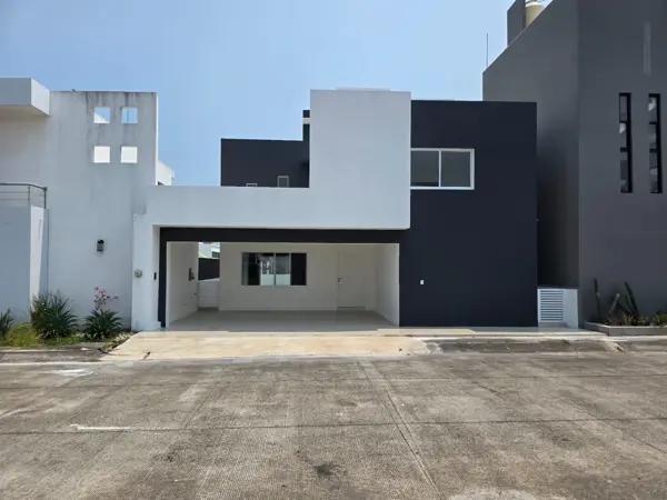 VENDO CASA EN BOCA DEL RIO ANTES DEL PUENTE DEL DORADO