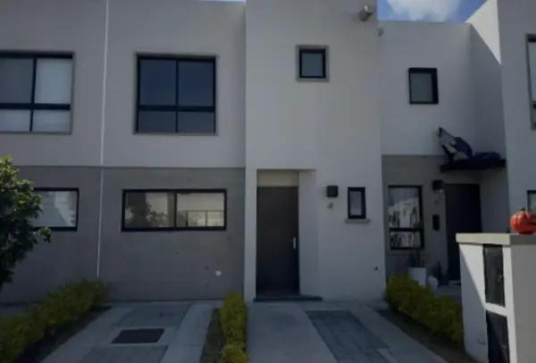 CASA DE ENTREGA INMEDIATA EN PROLONGACION CONSTITUYENTES, COL. LA CAÑADA, EL MARQUES, QUERETARO