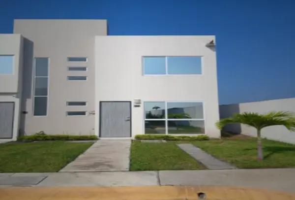 CASA DE ENTREGA INMEDIATA EN ARCO DE CONSTANTINO, COL. HACIENDA PARAISO, VERACRUZ.