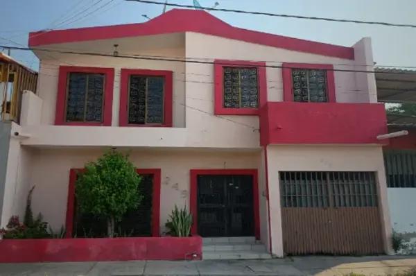 CASA DE ENTREGA INMEDIATA EN VALENTIN GOMEZ FARIAS, COLIMA CENTRO