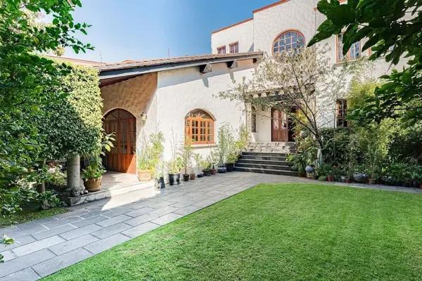CASA EN VENTA EN FUENTES DEL PEDREGAL