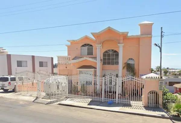 Oportunidad de Casa en Remate Bancario en Valle Dorado, Ensenada