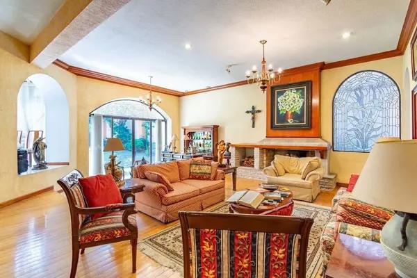 CASA EN VENTA EN JARDINES DEL PEDREGAL