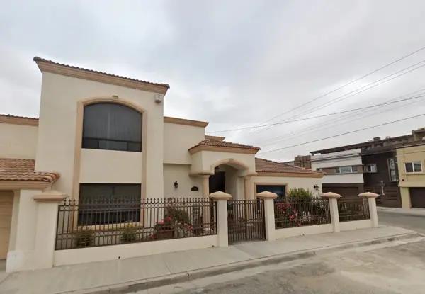 Casa en remate con 5 recámaras y amplio terreno en Otay Constituyentes, Tijuana