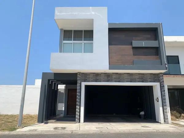 VENDO CASA CON ALBERCA EN RIVIERA VERACRUZANA